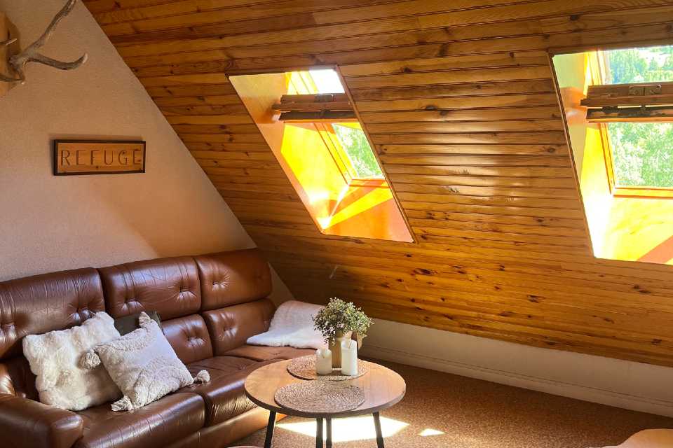 Location saisonnière Var Côte d'Azur -Riviera Lodge II - Allos - intérieur - salon